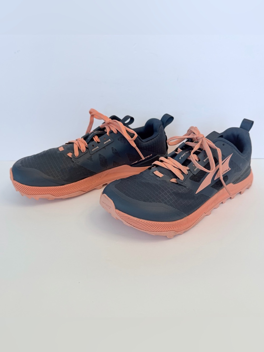 Altra women’s Lone Peak 8, Navy/Coral, size 7